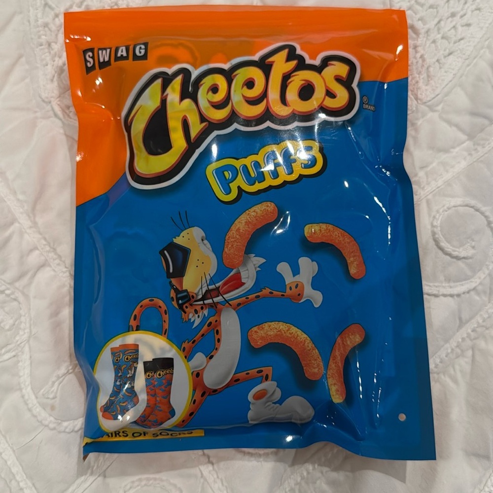 UNISEX WOMEN MEN Cheetos Print 2 pairs of socks brand new in bag